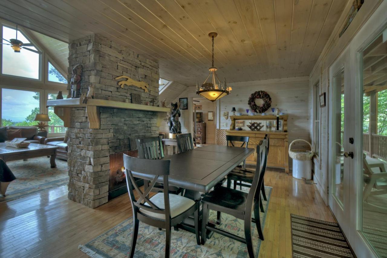 הוילה Morganton Champagne Chalet - Cuddleup מראה חיצוני תמונה