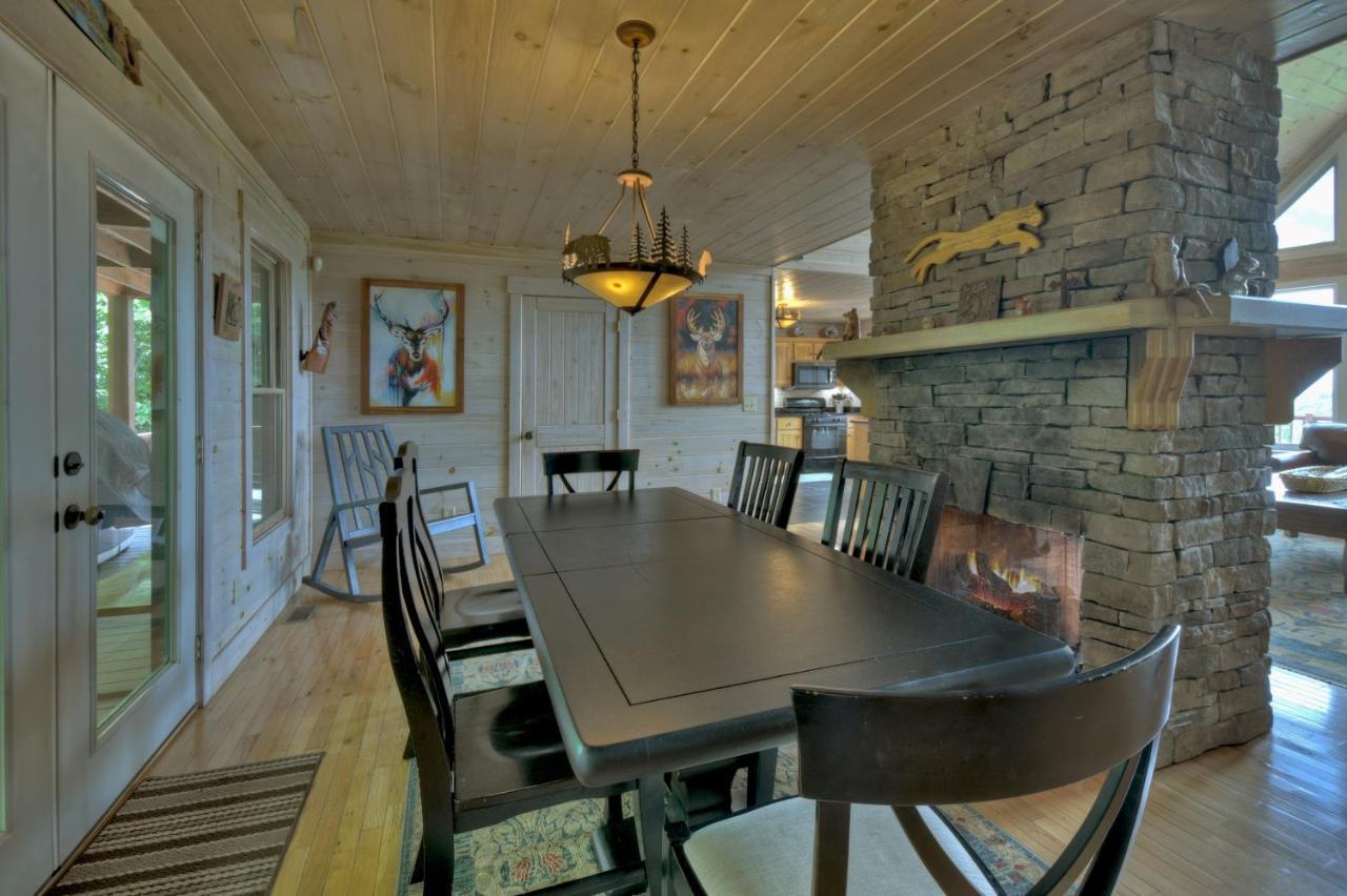 הוילה Morganton Champagne Chalet - Cuddleup מראה חיצוני תמונה