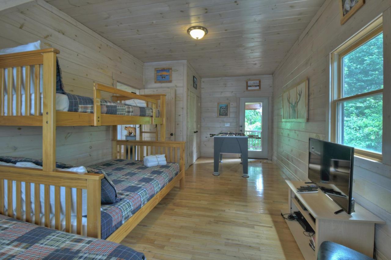 הוילה Morganton Champagne Chalet - Cuddleup מראה חיצוני תמונה