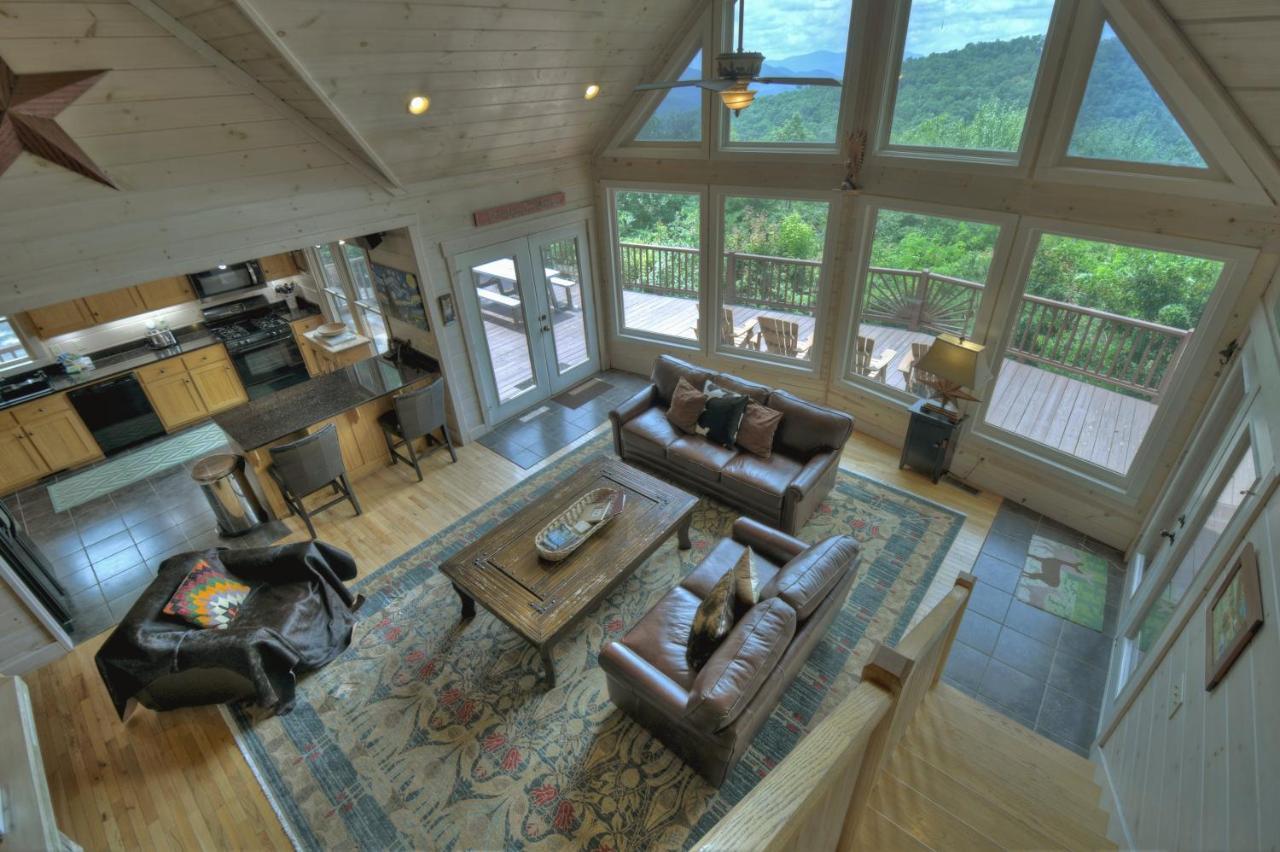 הוילה Morganton Champagne Chalet - Cuddleup מראה חיצוני תמונה